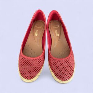 Super Cushioned CLARKS Shoes - Size 6